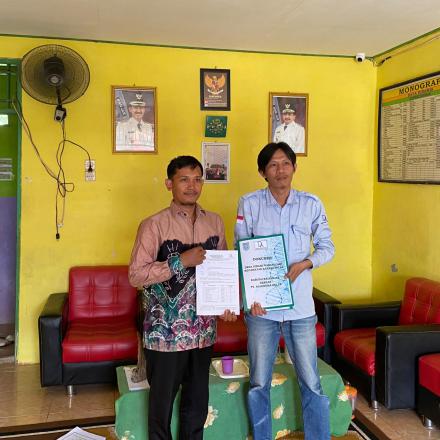 Desa Jingah Habang Ilir : Menerima Peraturan Bupati dan Dokumen terkait Penetapan Batas Patok Desa
